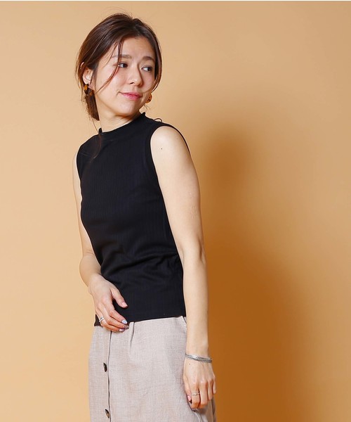 WHYTO.(ホワイト)の「「WHYTO. / ホワイト」シルク混バックレースアップノースリーブリブニット(Tシャツ/カットソー・レディース・ブラック/オフホワイト/ピンクベージュ/グレイッシュベージュ/ダークオレンジ・38/36)」の9枚目の写真
