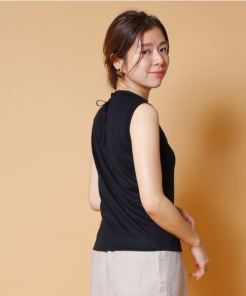 WHYTO.(ホワイト)の「「WHYTO. / ホワイト」シルク混バックレースアップノースリーブリブニット(Tシャツ/カットソー・レディース・ブラック/オフホワイト/ピンクベージュ/グレイッシュベージュ/ダークオレンジ・38/36)」の10枚目の写真