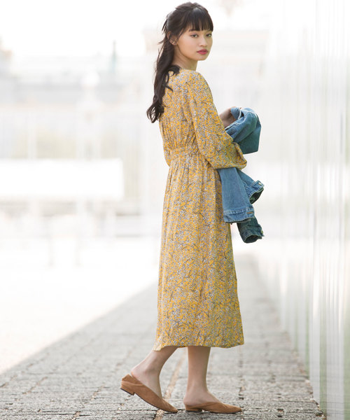 Luz Llena（ラズレナ）の「花柄カシュクールワンピース（ワンピース・レディース・イエロー/オレンジ/ブルー・MEDIUM）」の10枚目の写真