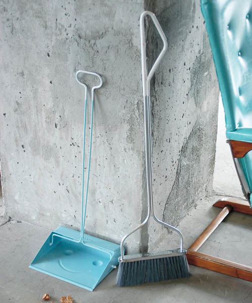 DULTON（ダルトン）の「SMILLY SET LONG HANDLE /ほうき&ちりとりセット（掃除グッズ・メンズ・ホワイト系その他/ブラウン系その他/グリーン系その他/ブルー系その他/レッド系その他/ブラウン系その他2・FREE）」の8枚目の写真