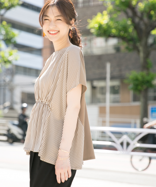 GLOBAL WORK(グローバルワーク)の「【マルチ機能素材】ミリオンアイス2WAYプルオーバー/838035(Tシャツ/カットソー・レディース・ベージュ/ライトグレー/ブラック/ネイビー・MEDIUM/LARGE)」の4枚目の写真