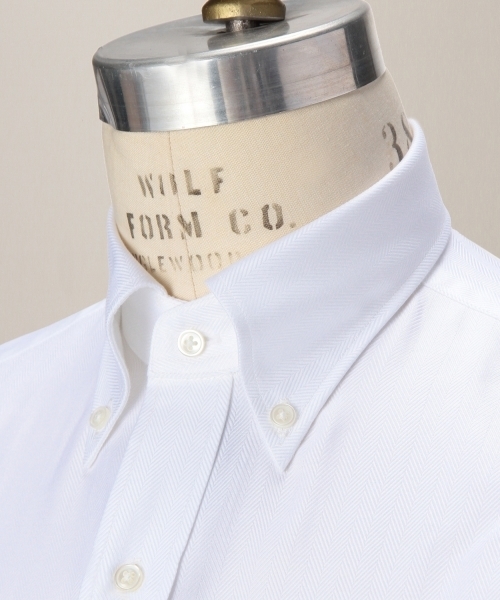 UNITED ARROWS（ユナイテッドアローズ）の「UAＤ  ヘリンボーン ボタンダウン　シャツ ◆（シャツ/ブラウス・メンズ・ホワイト・39cm/41cm/42cm/40cm/38cm/37cm）」の4枚目の写真
