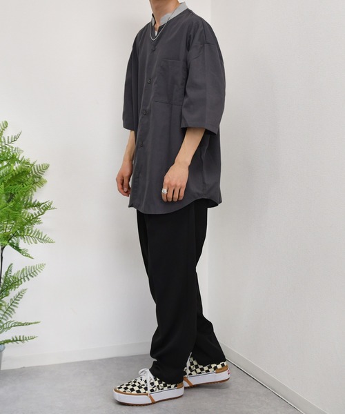 kutir(クティール)の「襟配色変形バンドカラーシャツ(シャツ/ブラウス・メンズ・チャコールグレー/ベージュ/サックスブルー・MEDIUM/LARGE)」の5枚目の写真