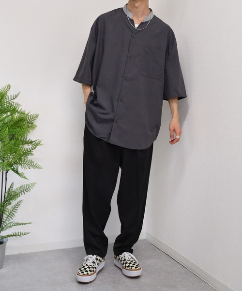 kutir(クティール)の「襟配色変形バンドカラーシャツ(シャツ/ブラウス・メンズ・チャコールグレー/ベージュ/サックスブルー・MEDIUM/LARGE)」の4枚目の写真