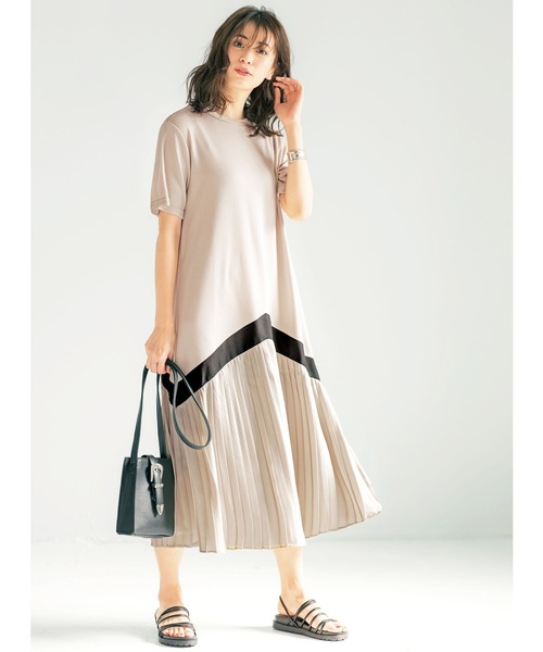 GeeRA(ジーラ)の「プリーツ切替デザインワンピース(ワンピース・レディース・ベージュ/ブラック系その他・XX-LARGE/SMALL/X-LARGE/MEDIUM/LARGE)」の12枚目の写真