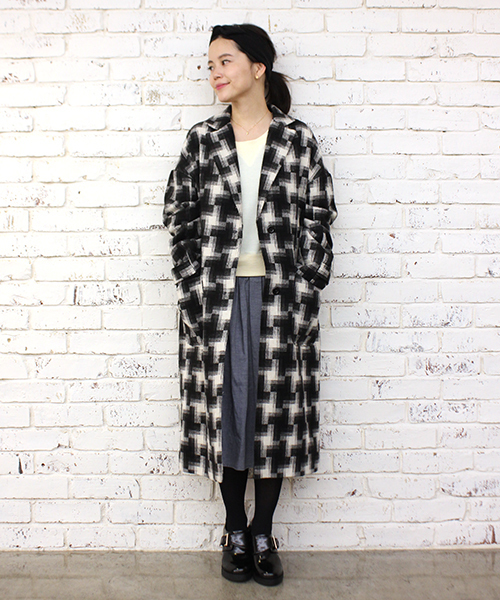 mystic（ミスティック）の「チェックロングチェスターコート（チェスターコート・レディース・ブラック/チャコールグレー/レッド・FREE）」の2枚目の写真