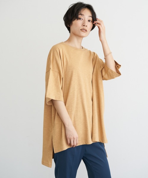 AMERICAN HOLIC(アメリカンホリック)の「サイドスリットカットチュニック1 *(Tシャツ/カットソー・レディース・その他7/グレイッシュベージュ/キャメル/オフホワイト・FREE)」の3枚目の写真