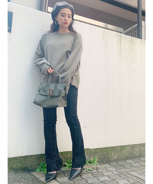 GYDA(ジェイダ)の「sleeveギャザードッキングスウェットTOPS(スウェット・レディース・チャコールグレー/オフホワイト/カーキ・FREE)」の8枚目の写真