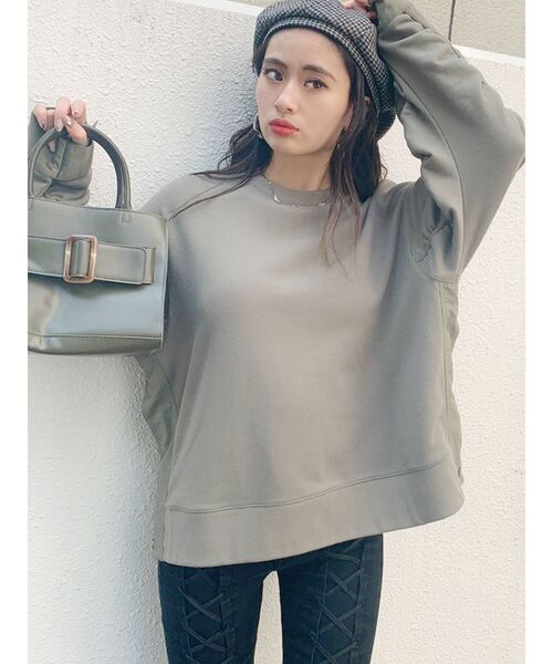 GYDA(ジェイダ)の「sleeveギャザードッキングスウェットTOPS(スウェット・レディース・チャコールグレー/オフホワイト/カーキ・FREE)」の15枚目の写真