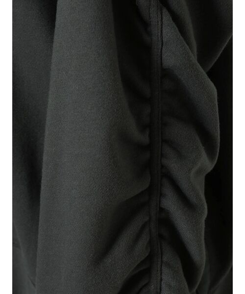 GYDA(ジェイダ)の「sleeveギャザードッキングスウェットTOPS(スウェット・レディース・チャコールグレー/オフホワイト/カーキ・FREE)」の22枚目の写真