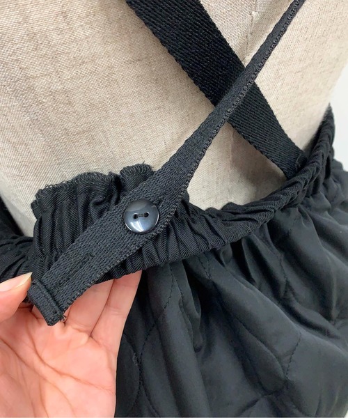 PICCIN（ピッチン）の「肩ひも付きキルトスカート（スカート・レディース・ブラック/ベージュ/カーキ・M/L）」の6枚目の写真