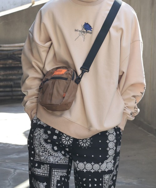 UNIVERSAL OVERALL（ユニバーサルオーバーオール）の「UNIVERSAL OVERALL-2ポケット縦型ショルダー（ショルダーバッグ・メンズ・ベージュ/ブラック/カーキ・FREE）」の3枚目の写真