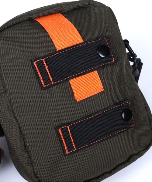 UNIVERSAL OVERALL（ユニバーサルオーバーオール）の「UNIVERSAL OVERALL-2ポケット縦型ショルダー（ショルダーバッグ・メンズ・ベージュ/ブラック/カーキ・FREE）」の11枚目の写真