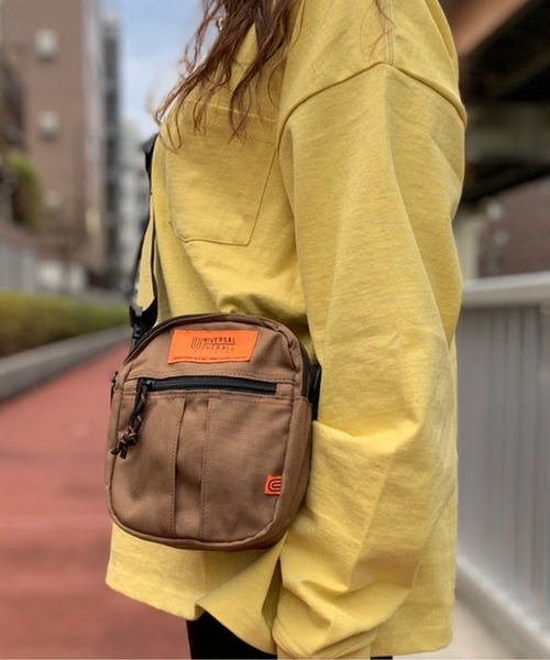 UNIVERSAL OVERALL（ユニバーサルオーバーオール）の「UNIVERSAL OVERALL-2ポケット縦型ショルダー（ショルダーバッグ・メンズ・ベージュ/ブラック/カーキ・FREE）」の7枚目の写真