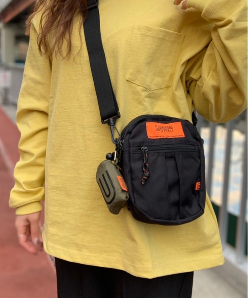 UNIVERSAL OVERALL（ユニバーサルオーバーオール）の「UNIVERSAL OVERALL-2ポケット縦型ショルダー（ショルダーバッグ・メンズ・ベージュ/ブラック/カーキ・FREE）」の4枚目の写真