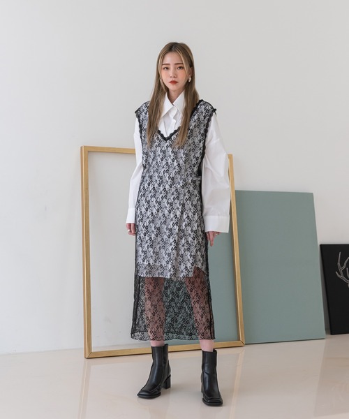 UNE MANSION（ユヌマンション）の「Ⅴネックレースシースルーノースリーブロングワンピース（ワンピース・レディース・ブラック/アイボリー・FREE）」の9枚目の写真