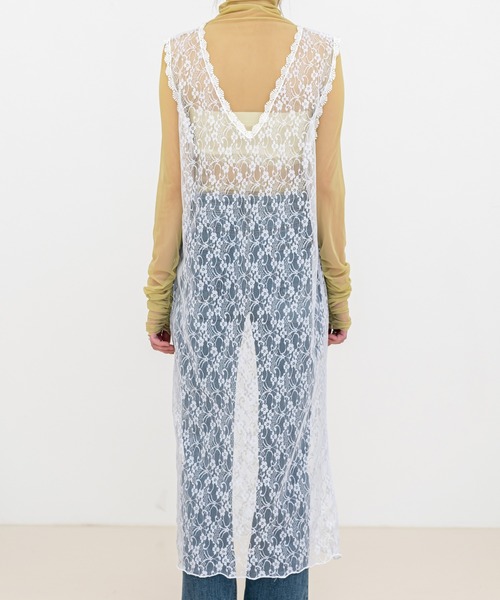 UNE MANSION（ユヌマンション）の「Ⅴネックレースシースルーノースリーブロングワンピース（ワンピース・レディース・ブラック/アイボリー・FREE）」の5枚目の写真