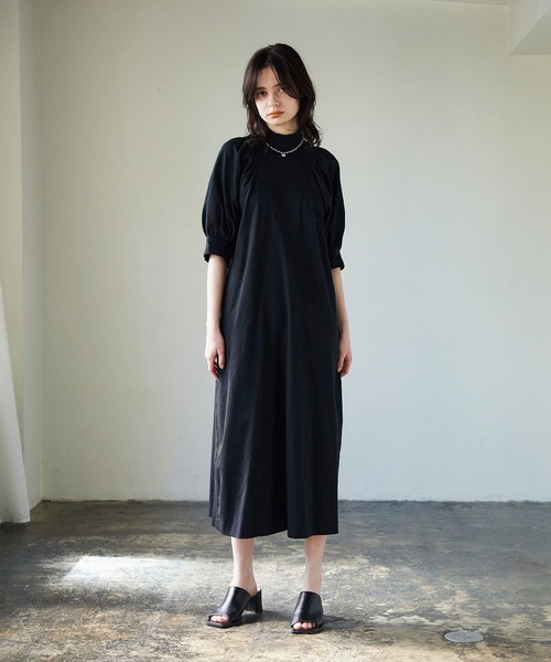 UNITED TOKYO（ユナイテッドトウキョウ）の「バブルスリーブロングワンピース（ワンピース・レディース・ブラック/ベージュ・FREE）」の12枚目の写真