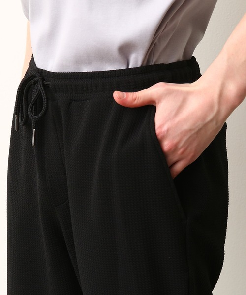 JUNRED（ジュンレッド）の「ウェーブワッフルイージーテーパードパンツ（その他パンツ・メンズ・ブラック/ネイビー・LL/M/L）」の8枚目の写真