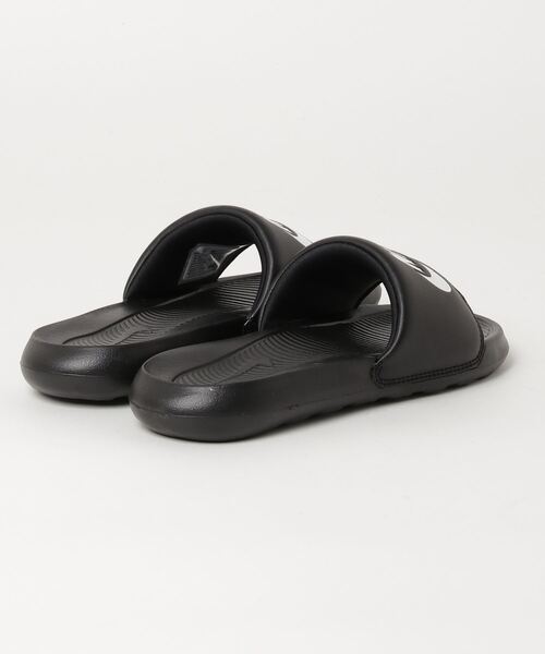 NIKE（ナイキ）の「NIKE/ナイキ WMS VICTORI ONE SLIDE/ウィメンズ ヴィクトリー ワンスライド（サンダル・レディース・ブラック・22cm/23cm/24cm/25cm/26cm/27cm/28cm/29cm）」の4枚目の写真
