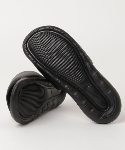 NIKE（ナイキ）の「NIKE/ナイキ WMS VICTORI ONE SLIDE/ウィメンズ ヴィクトリー ワンスライド（サンダル・レディース・ブラック・22cm/23cm/24cm/25cm/26cm/27cm/28cm/29cm）」の3枚目の写真