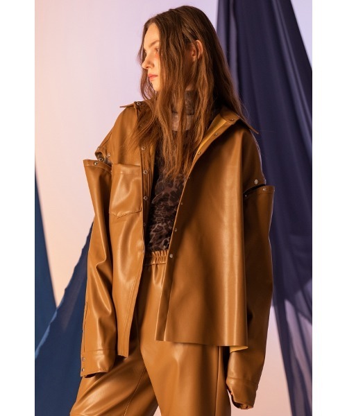 AULA AILA(アウラアイラ)の「オーバーサイズシャツ(シャツ/ブラウス・レディース・ブラック/ベージュ/グリーン/ライトベージュ・0)」の5枚目の写真