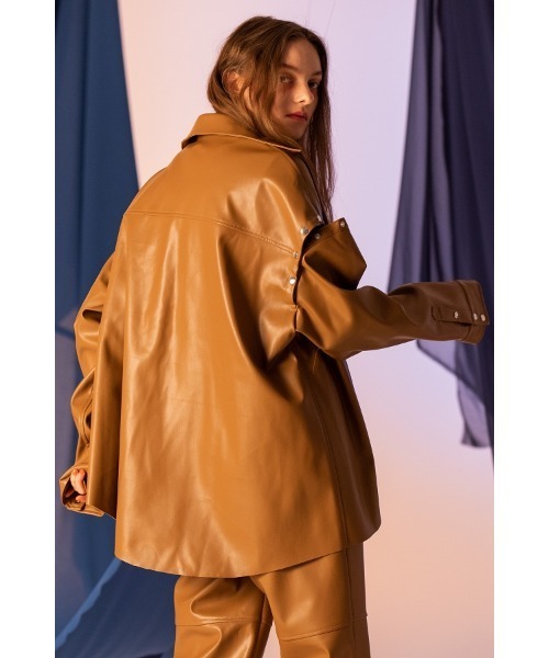 AULA AILA(アウラアイラ)の「オーバーサイズシャツ(シャツ/ブラウス・レディース・ブラック/ベージュ/グリーン/ライトベージュ・0)」の6枚目の写真