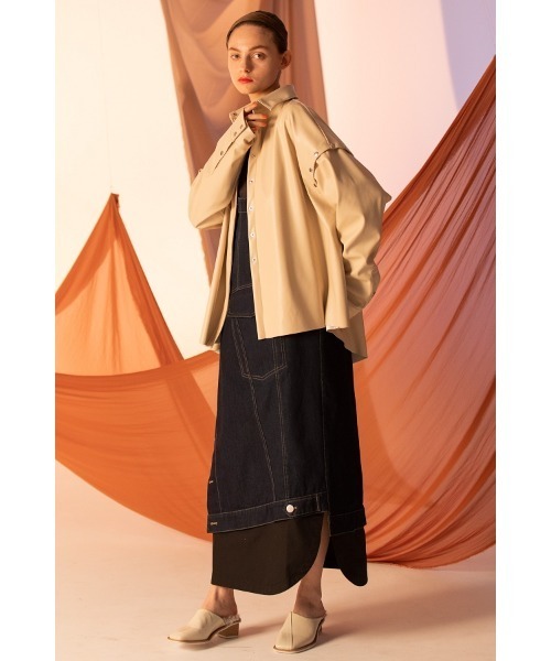 AULA AILA(アウラアイラ)の「オーバーサイズシャツ(シャツ/ブラウス・レディース・ブラック/ベージュ/グリーン/ライトベージュ・0)」の19枚目の写真