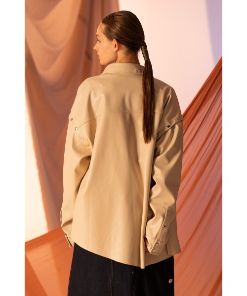 AULA AILA(アウラアイラ)の「オーバーサイズシャツ(シャツ/ブラウス・レディース・ブラック/ベージュ/グリーン/ライトベージュ・0)」の18枚目の写真