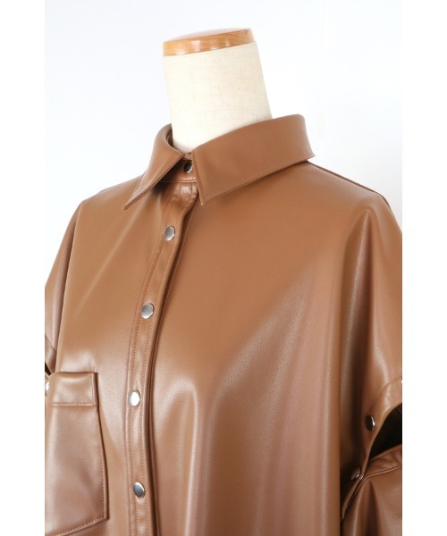 AULA AILA(アウラアイラ)の「オーバーサイズシャツ(シャツ/ブラウス・レディース・ブラック/ベージュ/グリーン/ライトベージュ・0)」の15枚目の写真