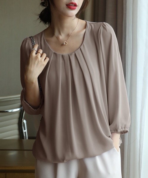 Coo+i（クーイ）の「ネックタックシフォンブラウス（シャツ/ブラウス・レディース・グレー/ベージュ/ピンク/モカ/ネイビー/ブラック/ラベンダー/ホワイト/アイボリー・XL/M/L）」の5枚目の写真