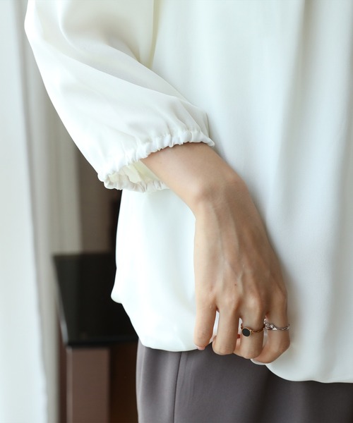 Coo+i（クーイ）の「ネックタックシフォンブラウス（シャツ/ブラウス・レディース・グレー/ベージュ/ピンク/モカ/ネイビー/ブラック/ラベンダー/ホワイト/アイボリー・XL/M/L）」の13枚目の写真