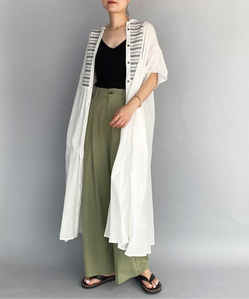 PICCIN(ピッチン)の「スモッキングシャツワンピース(ワンピース・レディース・チャコールグレー/ベージュ/オフホワイト・M)」の12枚目の写真