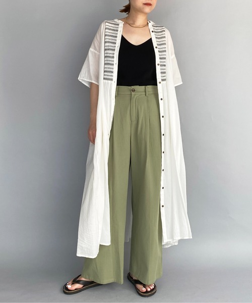 PICCIN(ピッチン)の「スモッキングシャツワンピース(ワンピース・レディース・チャコールグレー/ベージュ/オフホワイト・M)」の8枚目の写真