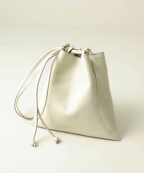 MARROW(マロウ)の「【MARROW(マロー)】ピロー3 MA-AC8106/レザー巾着バッグ(ショルダーバッグ・レディース・ライトグレー/ブラック/レッド/オリーブ・FREE)」の3枚目の写真