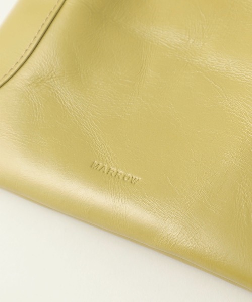 MARROW(マロウ)の「【MARROW(マロー)】ピロー3 MA-AC8106/レザー巾着バッグ(ショルダーバッグ・レディース・ライトグレー/ブラック/レッド/オリーブ・FREE)」の11枚目の写真