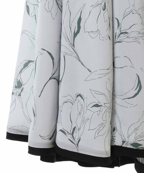 31 Sons de mode（トランテアン　ソン　ドゥ　モード）の「エアリーフラワープリントスカート（スカート・レディース・ブラック/オフホワイト/サックスブルー・38/36）」の19枚目の写真