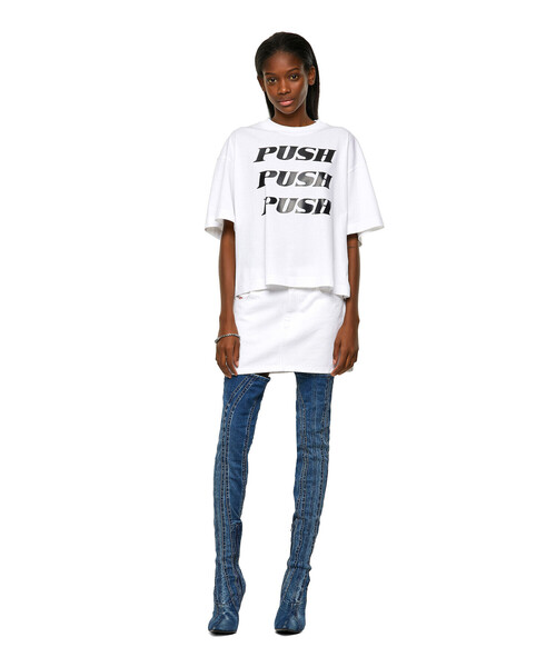 DIESEL（ディーゼル）の「レディース サステナブル Tシャツ プリント ドロップショルダー（Tシャツ/カットソー・レディース・ホワイト/ブラック/オフホワイト・SMALL/MEDIUM/X-SMALL）」の16枚目の写真