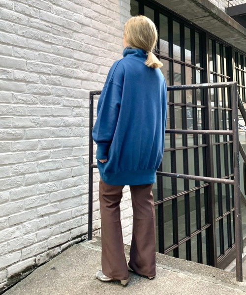 CIAOPANIC（チャオパニック）の「ハイネックビッグスウェット（スウェット・レディース・ブラック/キャメル/インディゴブルー/アイボリー・FREE）」の10枚目の写真