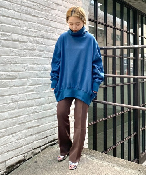 CIAOPANIC（チャオパニック）の「ハイネックビッグスウェット（スウェット・レディース・ブラック/キャメル/インディゴブルー/アイボリー・FREE）」の12枚目の写真