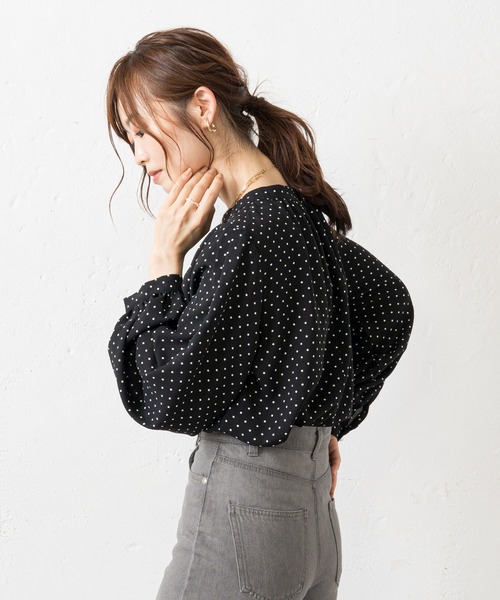 prose verse（プロズヴェール）の「無地×ドット袖2WAYブラウス（シャツ/ブラウス・レディース・オフホワイト/ブラック/ブラウン/ベージュ・MEDIUM）」の8枚目の写真