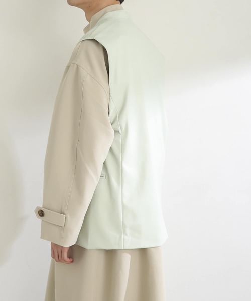 SENSE OF PLACE by URBAN RESEARCH（センスオブプレイスバイアーバンリサーチ）の「『セットアップ対応』フェイクレザーベスト（ベスト・メンズ・チャコールグレー/ミント/ブラック・MEDIUM/LARGE）」の5枚目の写真