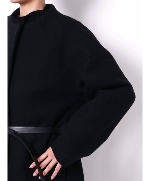 ELENDEEK（エレンディーク）の「クルーネックコクーンコート（ノーカラーコート・レディース・ブラック/ライトブルー/ベージュ/カーキ・01/02）」の7枚目の写真