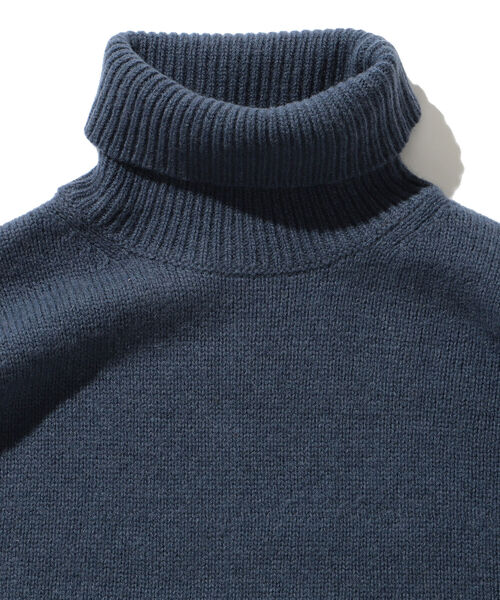 BEAMS LIGHTS（ビームスライツ）の「BEAMS LIGHTS / ラムズウール タートルネック ニット 21（ニット/セーター・メンズ・ライトブルー/チャコールグレー/ブラウン/ネイビー/オレンジ・LARGE/SMALL/MEDIUM）」の7枚目の写真