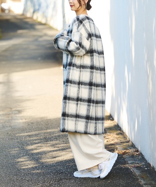 BONbazaar（ボンバザール）の「★OT★《素材感が魅力》スライバービッグチェックコート（ノーカラーコート・レディース・ホワイト系その他/オレンジ系その他・FREE）」の5枚目の写真