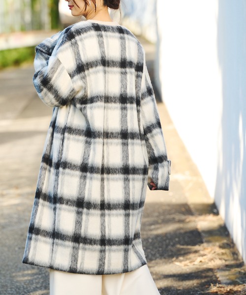 BONbazaar（ボンバザール）の「★OT★《素材感が魅力》スライバービッグチェックコート（ノーカラーコート・レディース・ホワイト系その他/オレンジ系その他・FREE）」の16枚目の写真