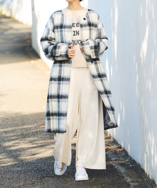 BONbazaar（ボンバザール）の「★OT★《素材感が魅力》スライバービッグチェックコート（ノーカラーコート・レディース・ホワイト系その他/オレンジ系その他・FREE）」の3枚目の写真