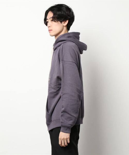 JUNRED(ジュンレッド)の「線画刺繍パーカー(パーカー・メンズ・ラベンダー/グリーン/キナリ・L/M/LL)」の4枚目の写真
