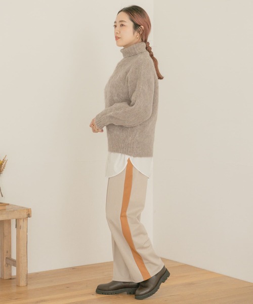 ITEMS URBANRESEARCH(アイテムズ アーバンリサーチ)の「ウールミックスタートルネックニット(ニット/セーター・レディース・ベージュ/チャコールグレー/グリーン・FREE)」の7枚目の写真