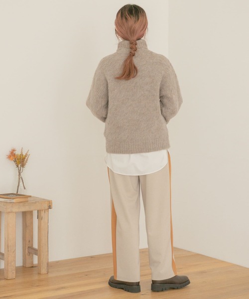 ITEMS URBANRESEARCH(アイテムズ アーバンリサーチ)の「ウールミックスタートルネックニット(ニット/セーター・レディース・ベージュ/チャコールグレー/グリーン・FREE)」の8枚目の写真